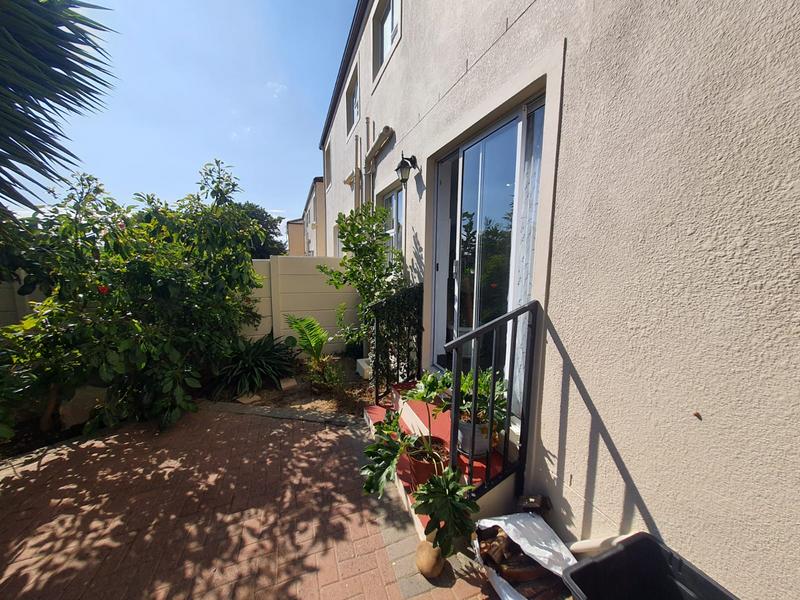 2 Bedroom Property for Sale in Gordons Bay Western Cape